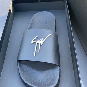 Brand New Guisseppe Slide